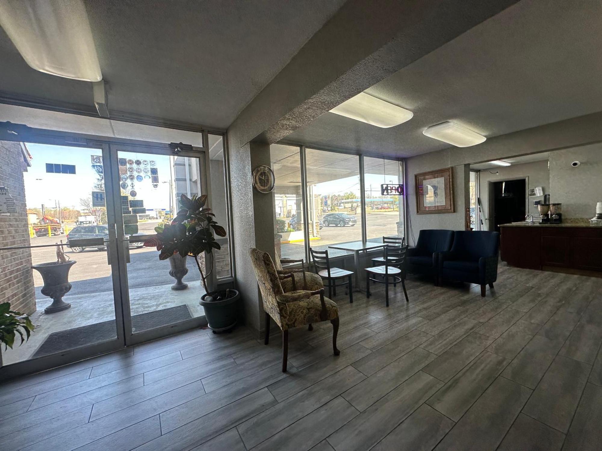 Executive Inn Locust Grove By Capital O エクステリア 写真